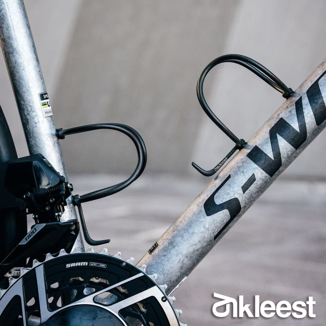 CyKleest Carbon Fiber Bottle Cage with Titanium Bolts
